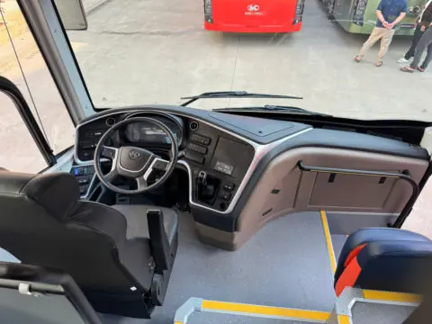 Alternative view of Xe Kim Long 99 N47 - Xe Khách 47 Ghế Ngồi