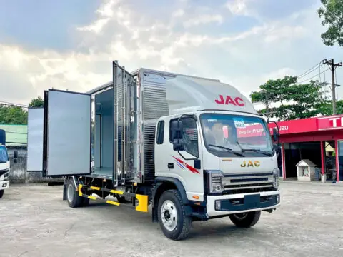 Xe tải JAC N900 9 tấn hoàn toàn mới